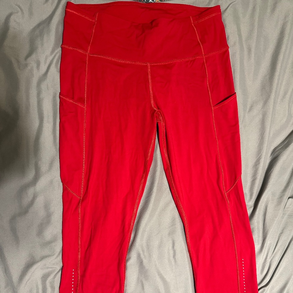 Red Lululemon capri leggings